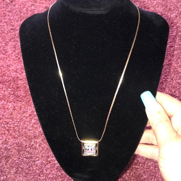 Fashion Necklace - Picture 1 of 3